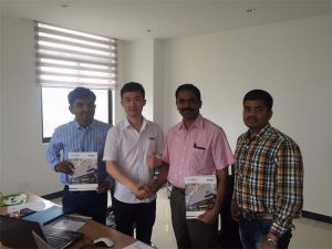 Cwsmeriaid Sri Lanka Trafod Technoleg gyda Mr.Tai yn Ein Swyddfa